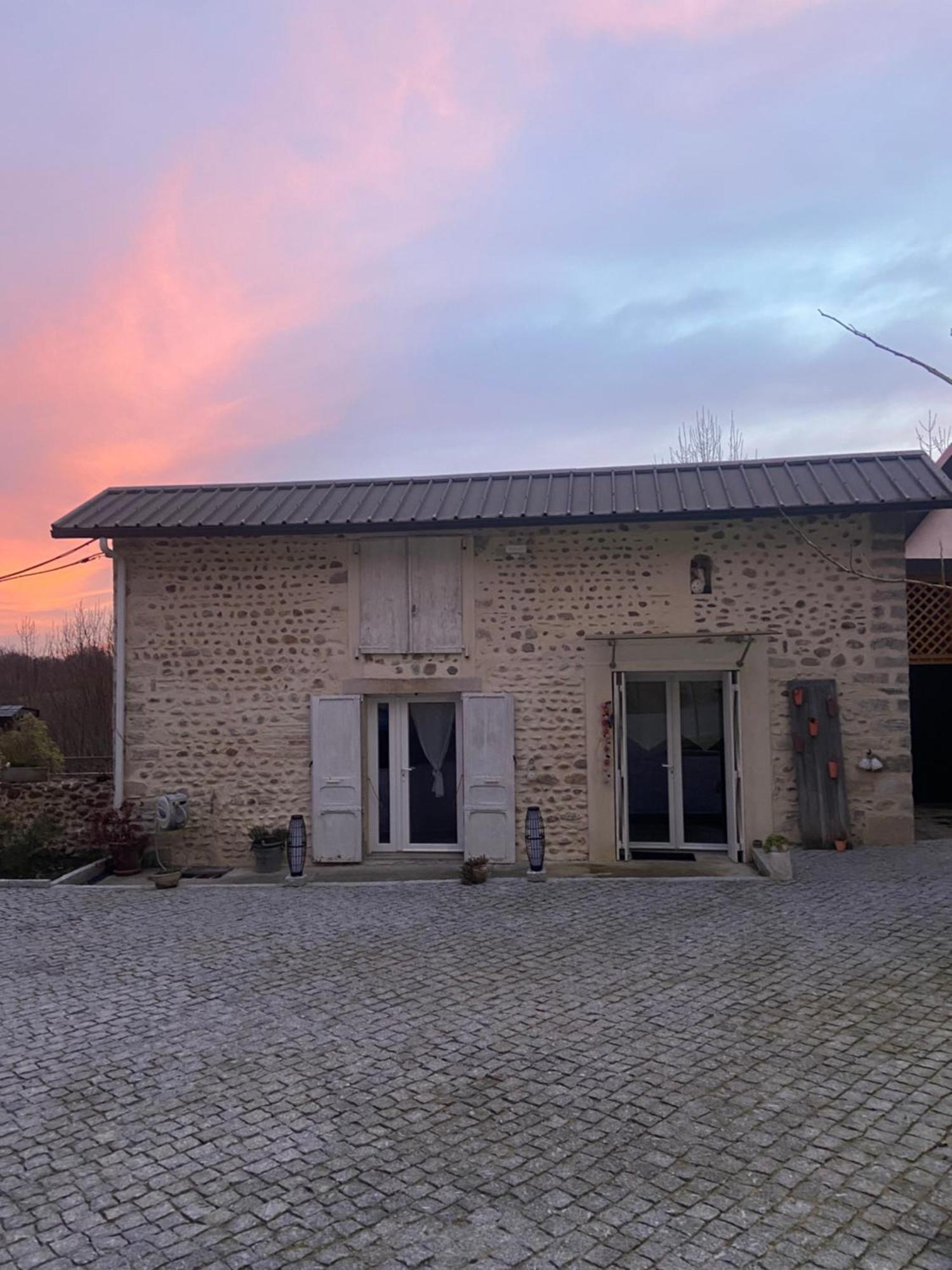 De Lasbareilles Holiday home